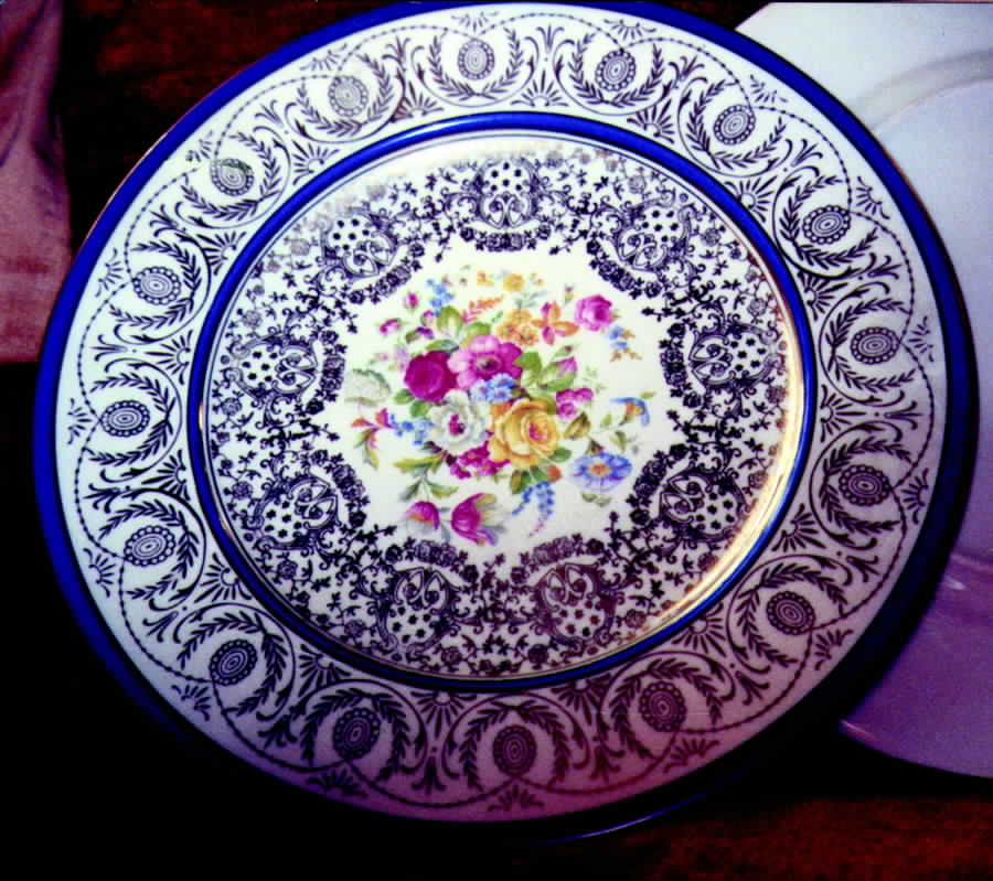 BNL2 Dinner Plate by Bern Lan-1