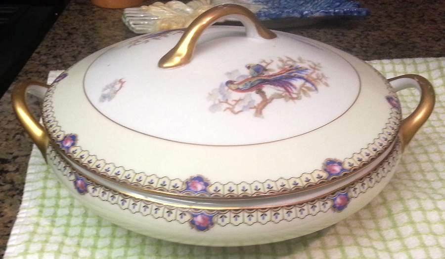 8586 Round Covered Vegetable by Bloch & Co-1