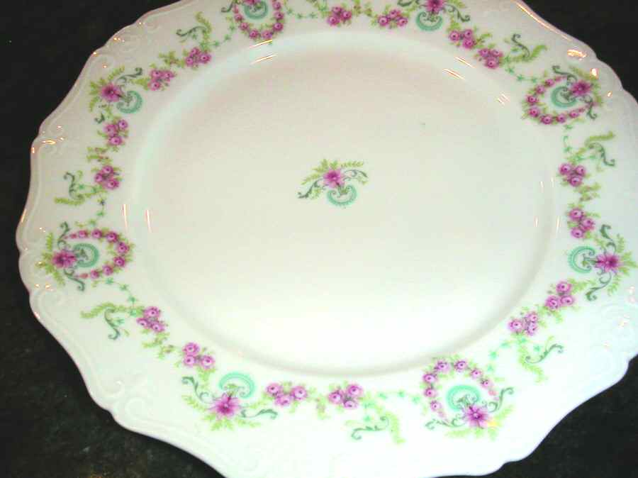 BSS35 Dinner Plate by Bassett-1