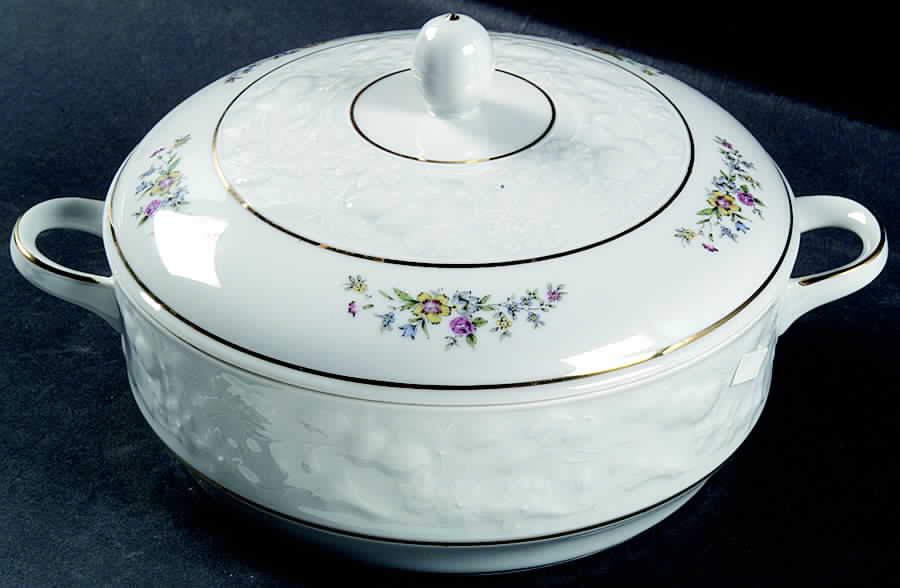 Garland Round Covered Vegetable by Belkraft-1