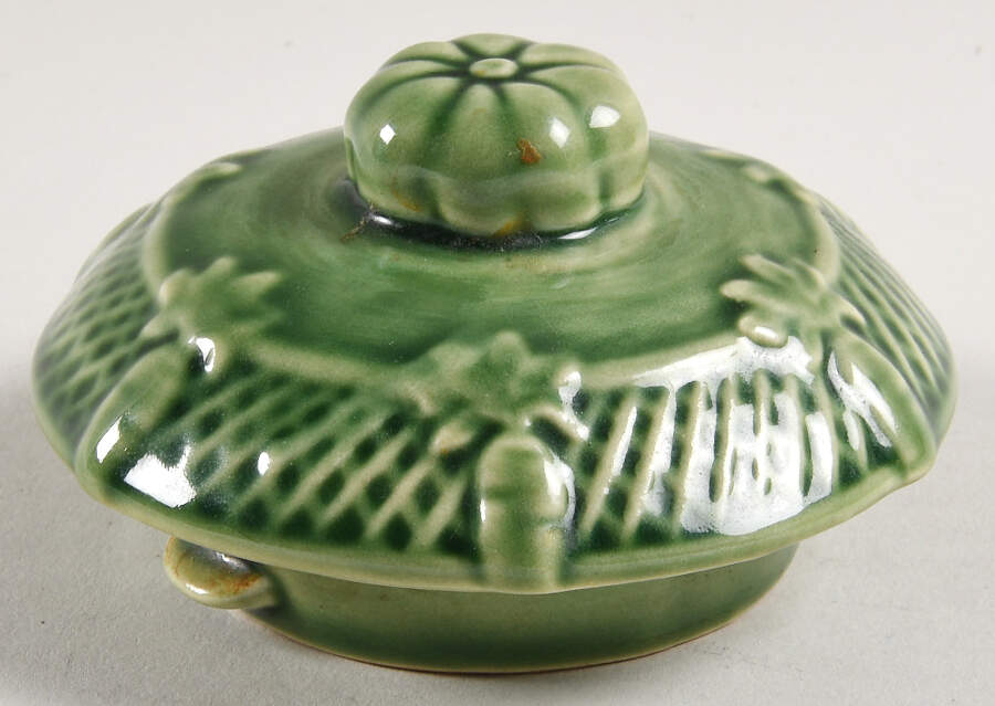 Rabbit Green Lid for Teapot by Bordallo Pinheiro-1
