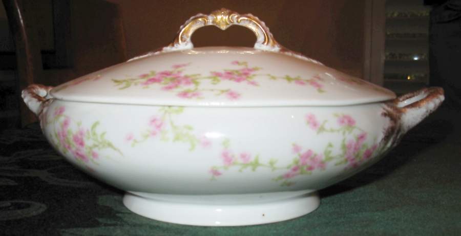 BWD219 Round Covered Vegetable by Bawo & Dotter-1