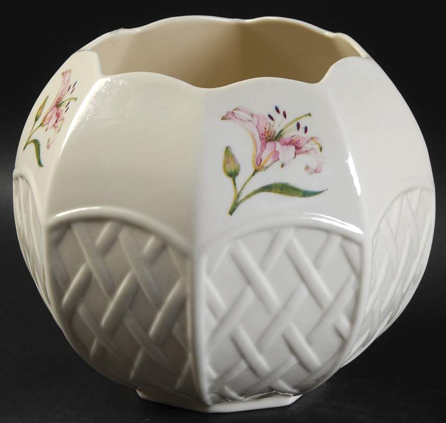 Country Trellis Rose Bowl by Belleek Pottery (Ireland)-1