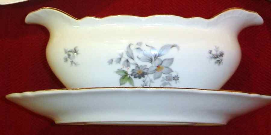 Wild Flower (Ribbed Edge) Gravy Boat with Attached Underplate by Bohemia Ceramic Works-1