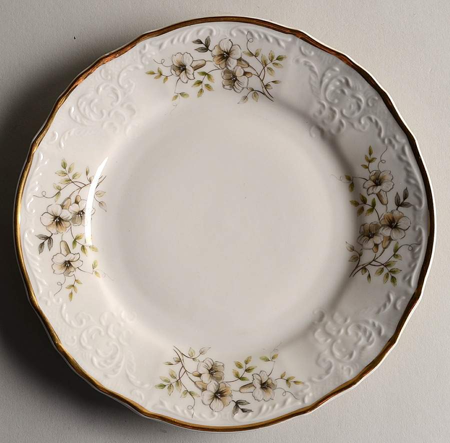 Blossom Salad Plate by Thun-1