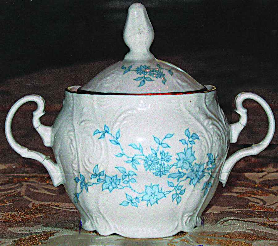 Symphony Sugar Bowl & Lid by Thun-1