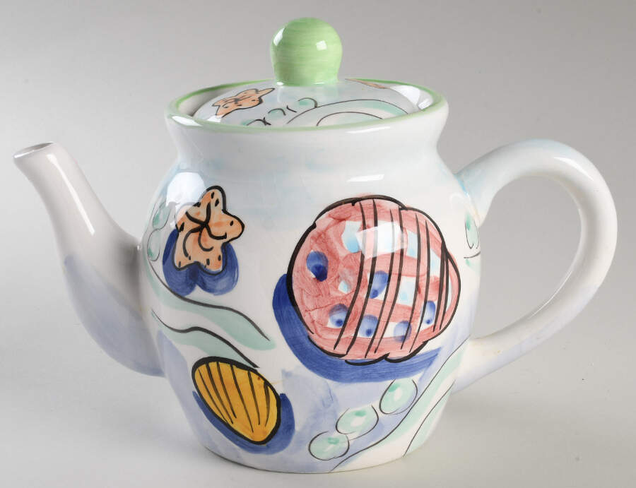 Delray Teapot & Lid by Bella-1