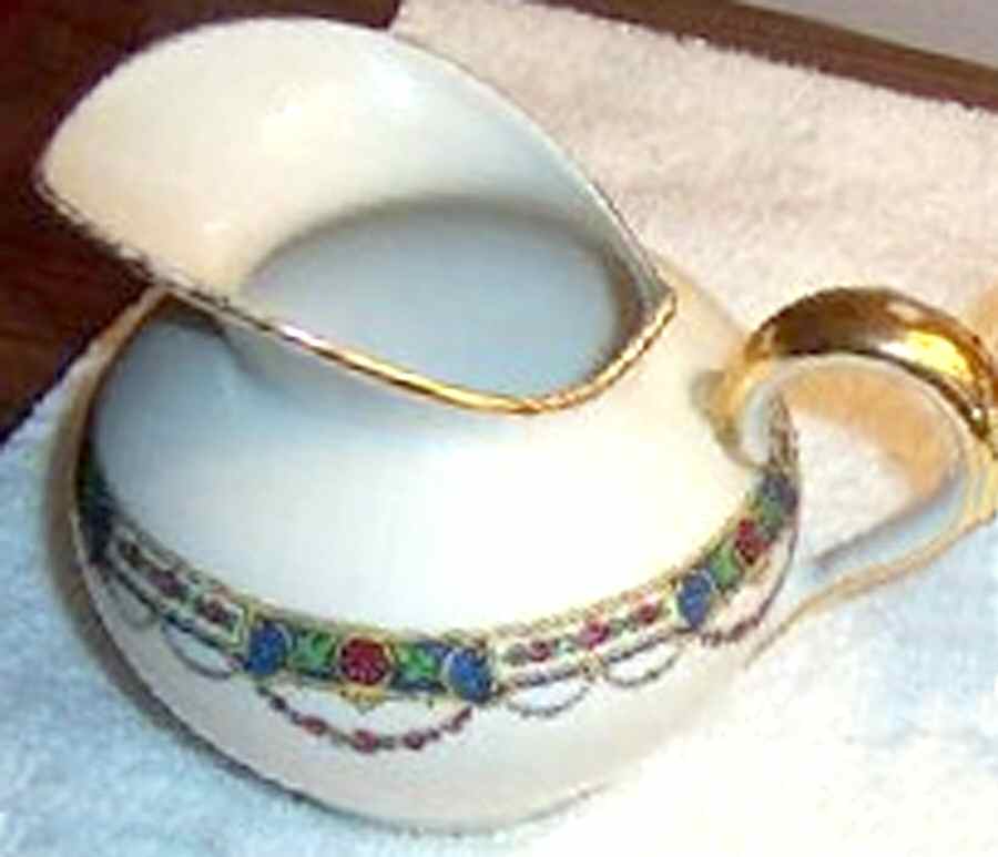 BOJ39 Creamer by Jean Boyer (Limoges)-1