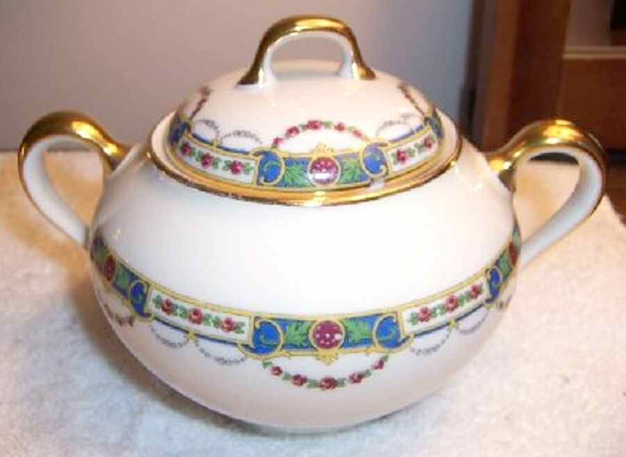 BOJ39 Sugar Bowl & Lid by Jean Boyer (Limoges)-1