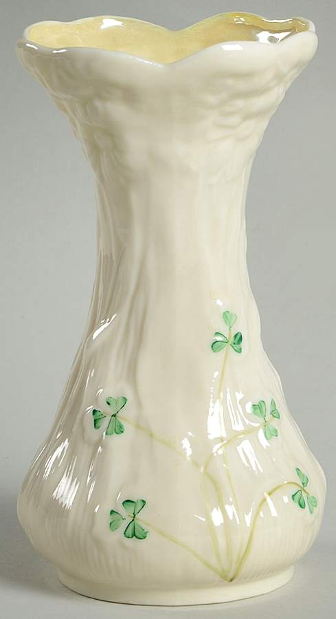 Daisy (Giftware) 5" Spill Vase by Belleek Pottery (Ireland)-1