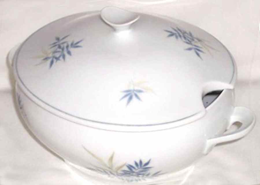 BIG26 Tureen &  Lid by Bing & Grondahl-1