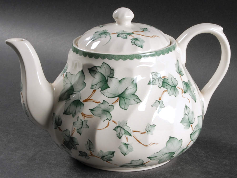 Country Vine Teapot & Lid by Barratts-1