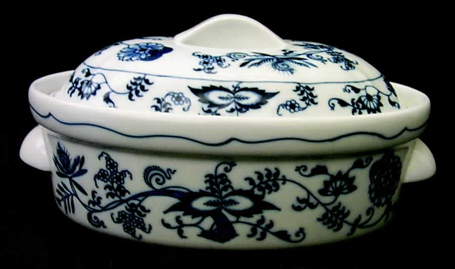 Blue Danube (2001 Anniversary Stamp) 1.5 Quart Oval Covered Casserole by Blue Danube (Japan)-1