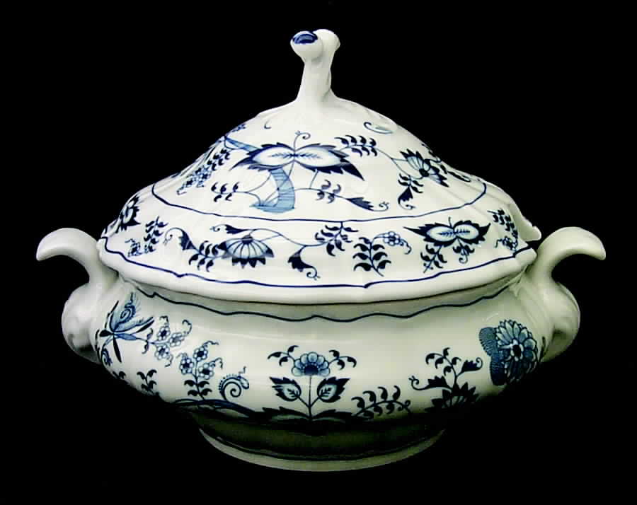 Blue Danube (2001 Anniversary Stamp) Tureen &  Lid by Blue Danube (Japan)-1