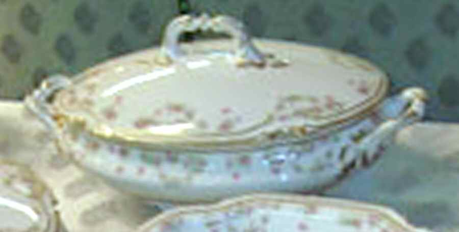 BOG40 Tureen &  Lid by George Borgfeldt-1