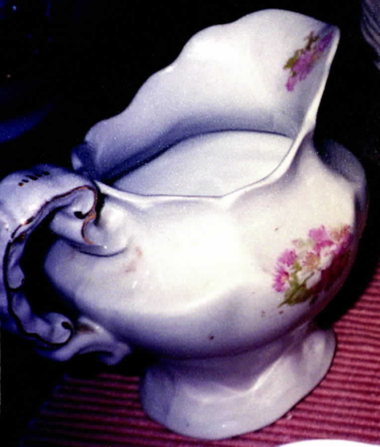 BSS46 Creamer by Bassett-1