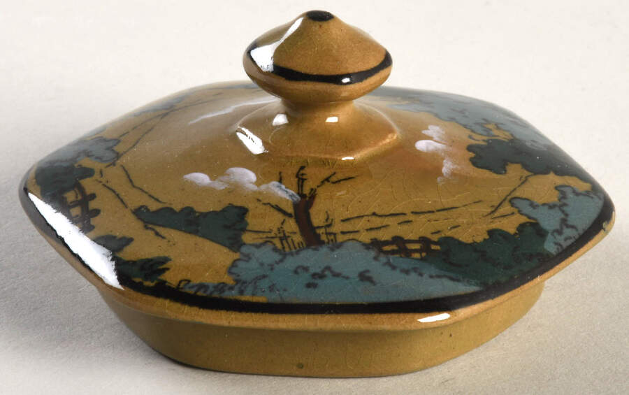 Fallowfield Hunt Lid for Sugar Bowl by Buffalo Pottery-1