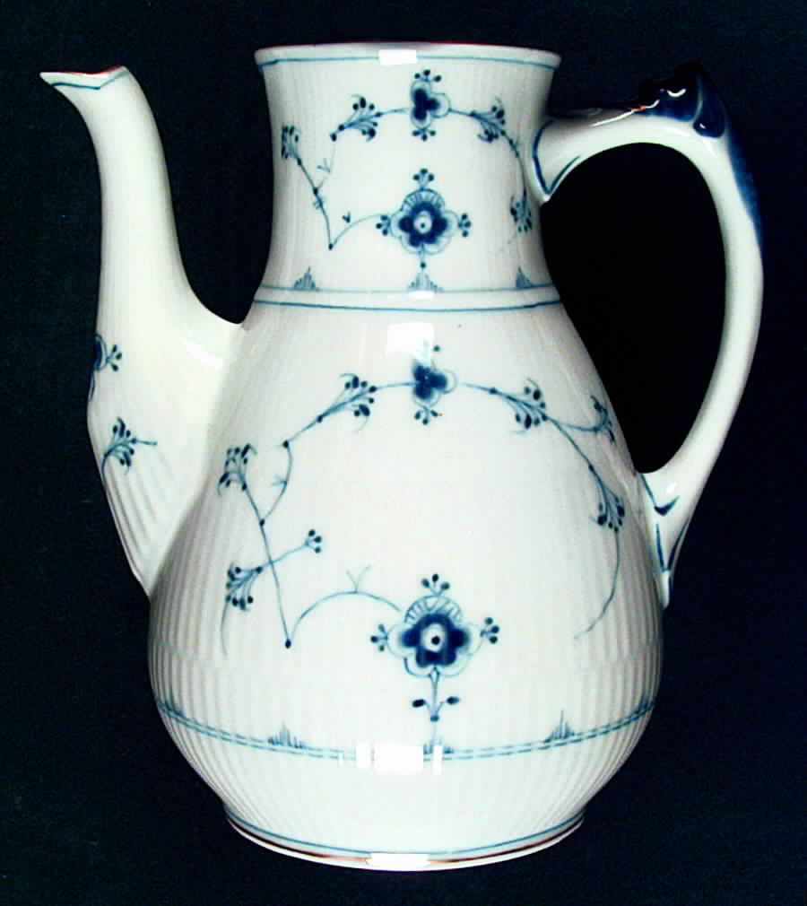 Blue Traditional Teapot No Lid by Bing & Grondahl-1