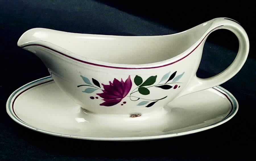 BCH10 Gravy Boat with Attached Underplate by Boch-1