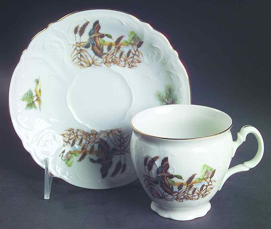 THU560 Footed Cup & Saucer Set by Thun-1