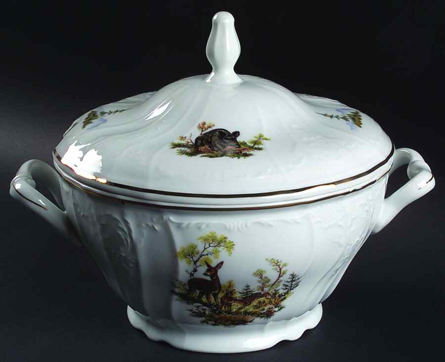 THU560 Tureen & Lid by Thun-1