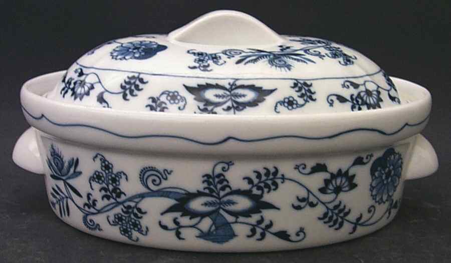 Blue Danube (New 2002 Production) 1.5 Quart Oval Covered Casserole by Blue Danube (Japan)-1