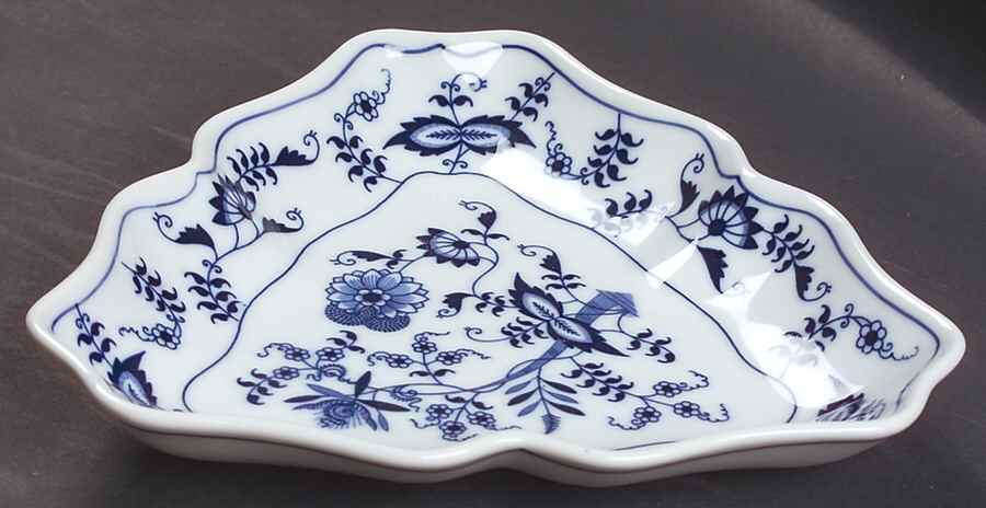 Blue Danube (New 2002 Production) Triangle Candy Dish by Blue Danube (Japan)-1