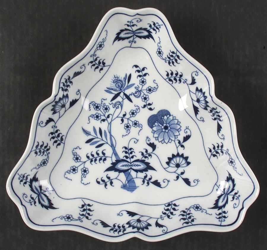Blue Danube (New 2002 Production) Triangular Vegetable Bowl by Blue Danube (Japan)-1