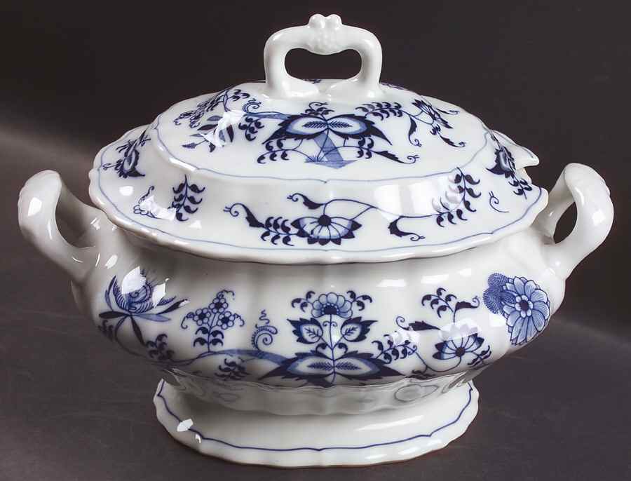 Blue Danube (New 2002 Production) Oval Tureen & Lid by Blue Danube (Japan)-1