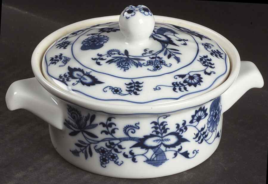 Blue Danube (New 2002 Production) Individual Casserole & Lid by Blue Danube (Japan)-1