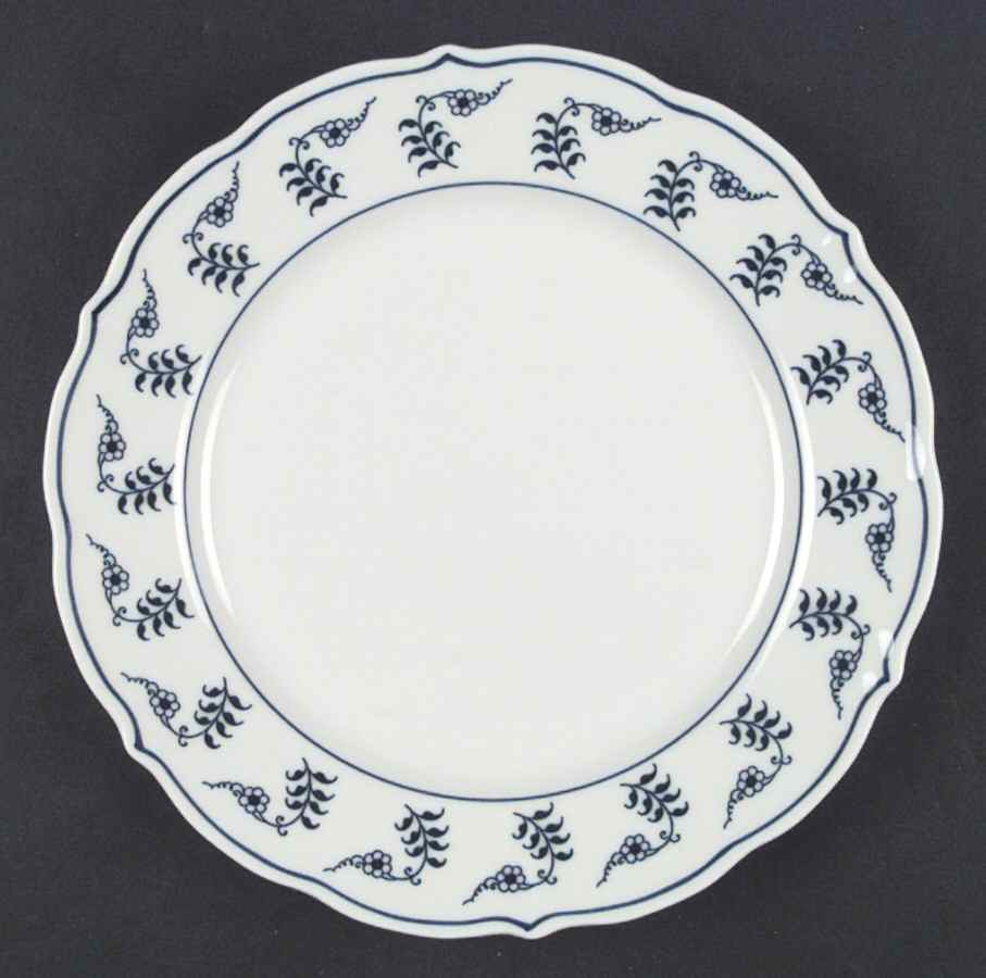Blue Danube (New 2002 Production) Accent Salad Plate by Blue Danube (Japan)-1
