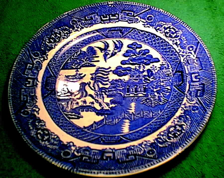 Blue Willow (Smooth) Luncheon Plate by Bourne & Leigh-1