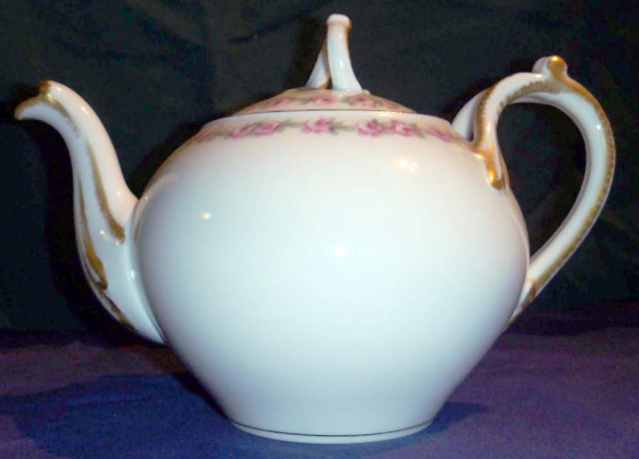 BER269 Teapot & Lid by Bernardaud-1