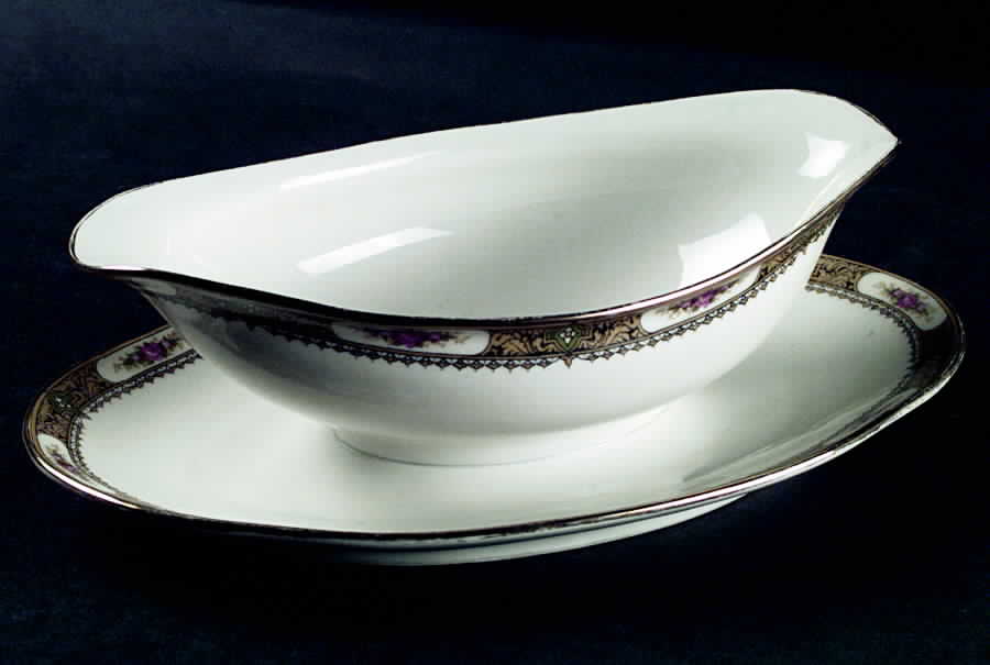 BOG48 Gravy Boat with Attached Underplate by George Borgfeldt-1