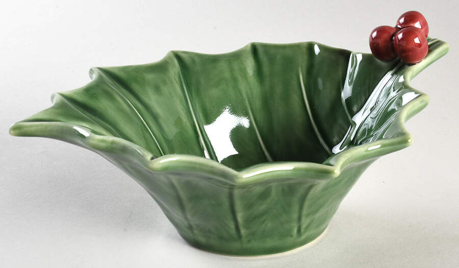 Holly (Christmas Holly) 8" Leaf Bowl by Bordallo Pinheiro-1