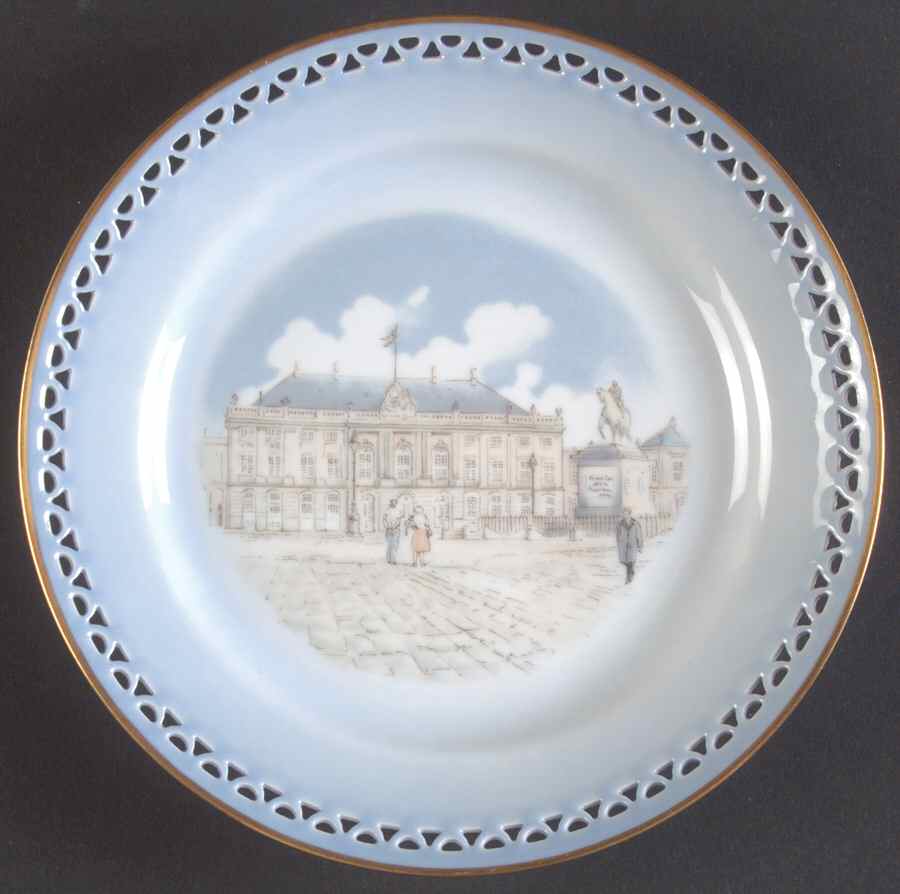BIG36 Dessert/Pie Plate by Bing & Grondahl-1
