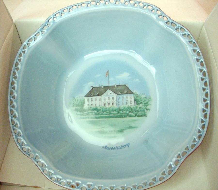 BIG36 9" Round Vegetable Bowl by Bing & Grondahl-1