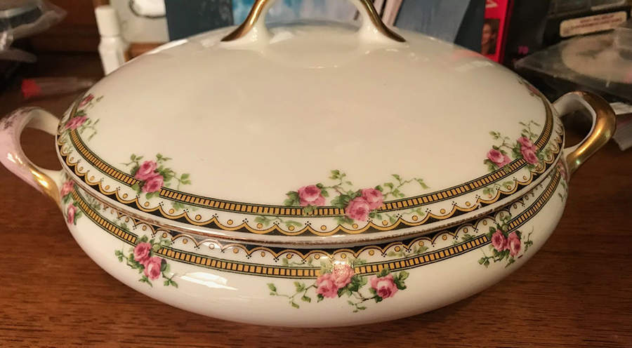 BOJ53 Round Covered Vegetable by Jean Boyer (Limoges)-1