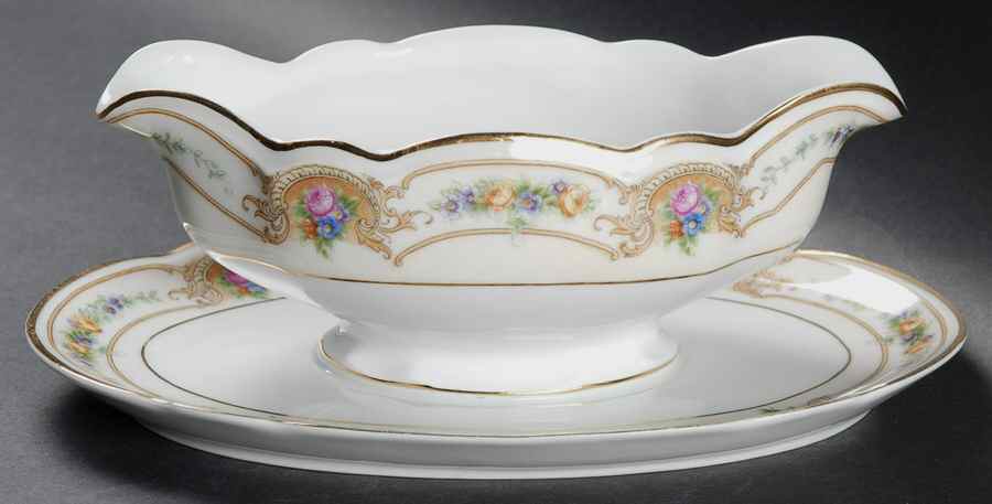BLK94 Gravy Boat with Attached Underplate by Black Knight-1
