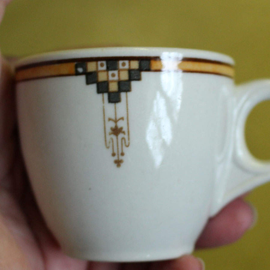 BUF86 Flat Cup by Buffalo Pottery-1