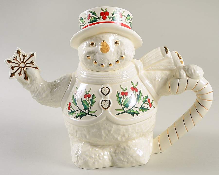 Holly (Gold Trim) Figural Teapot & Lid by Baum Brothers-1