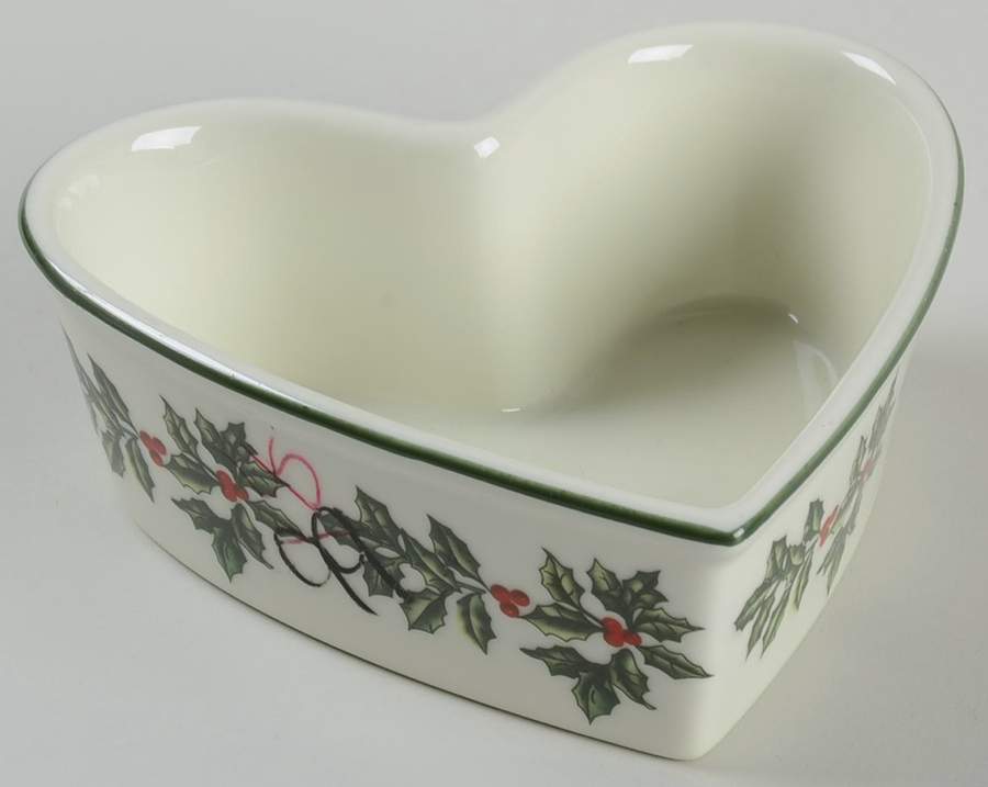 Holly (Gold Trim) 5" Heart Shaped Bowl by Baum Brothers-1