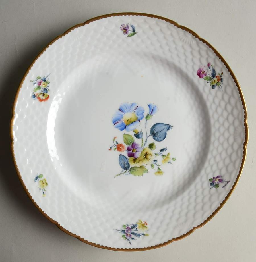 BIG39 Dinner Plate by Bing & Grondahl-1