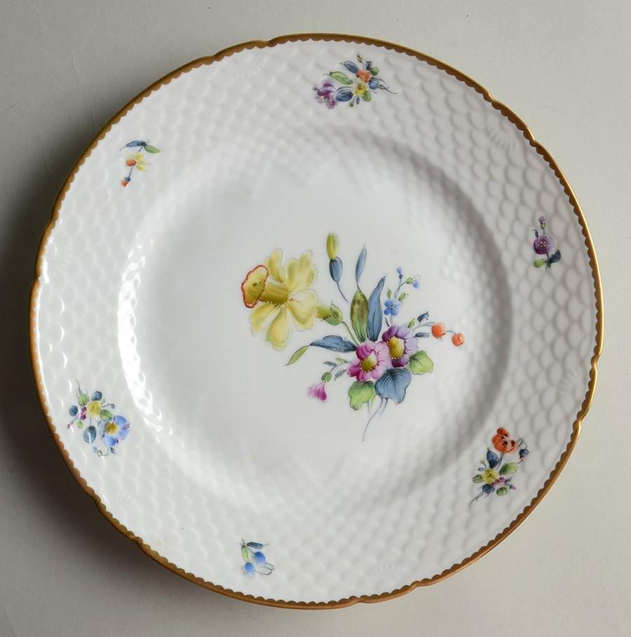 BIG39 Dinner Plate by Bing & Grondahl-1