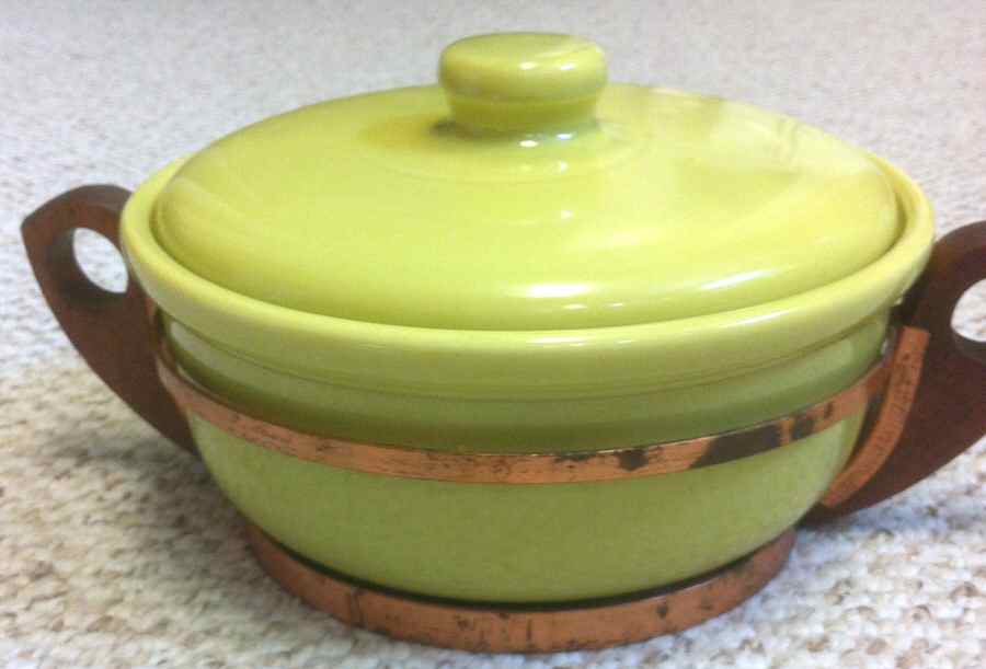 Monterey Moderne-Chartreuse 1 Qt Round Covered Casserole with Metal Stand by Bauer-1