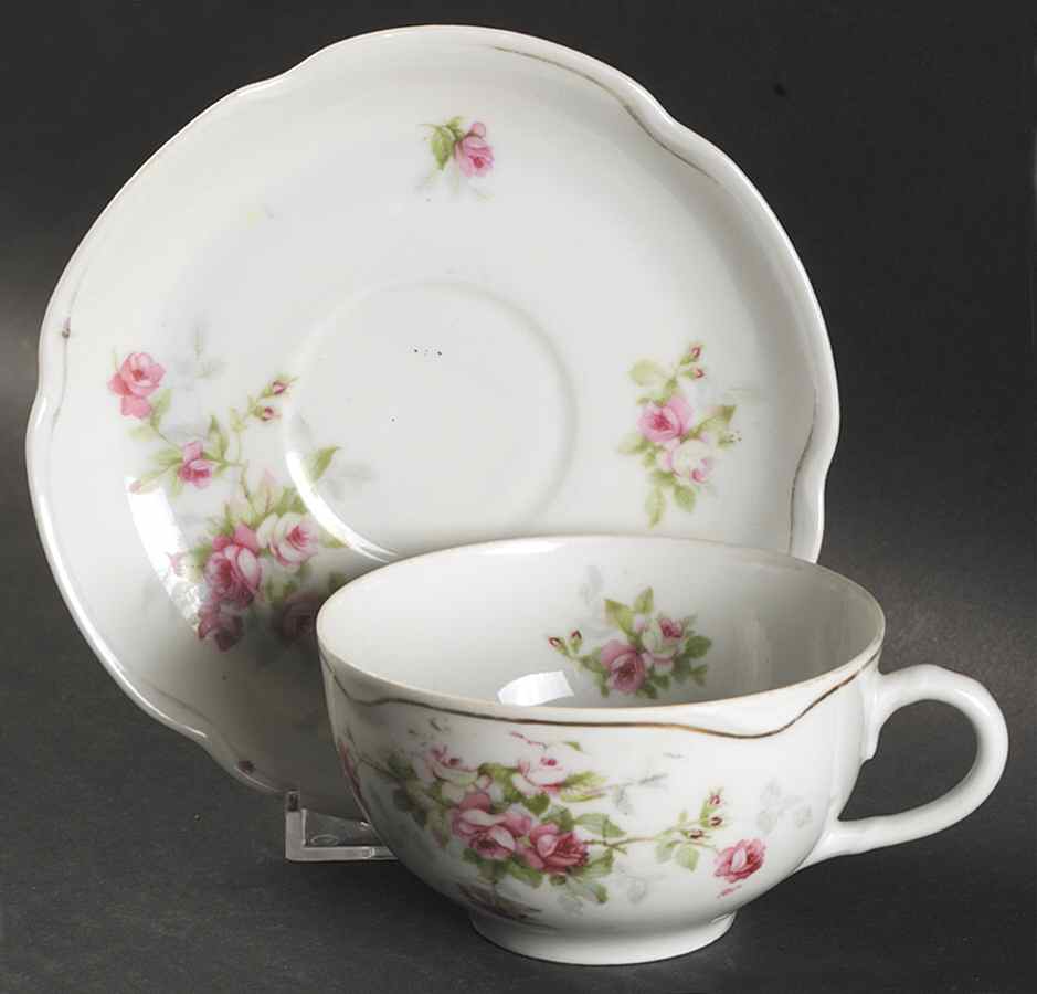 BNK8 Flat Cup & Saucer Set by Benedikt Brothers-1