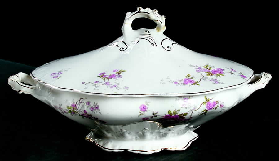 BUF91 Oval Covered Vegetable by Buffalo Pottery-1