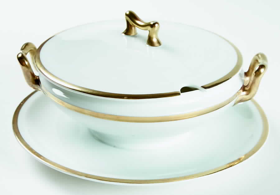 Baronial, The Gravy Boat w/Attached Underplate & Lid by Paul Muller-1