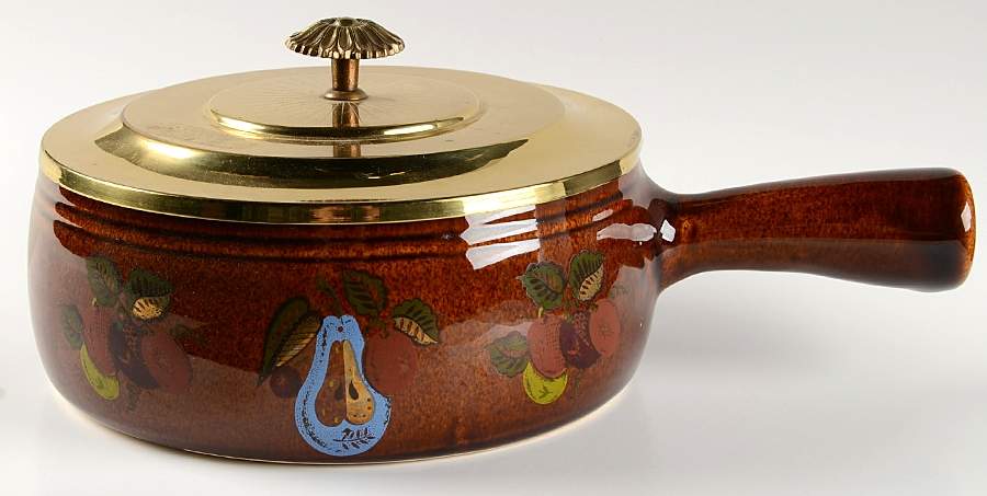 BRR11 2 Qt Round Covered Casserole by Georges Briard-1