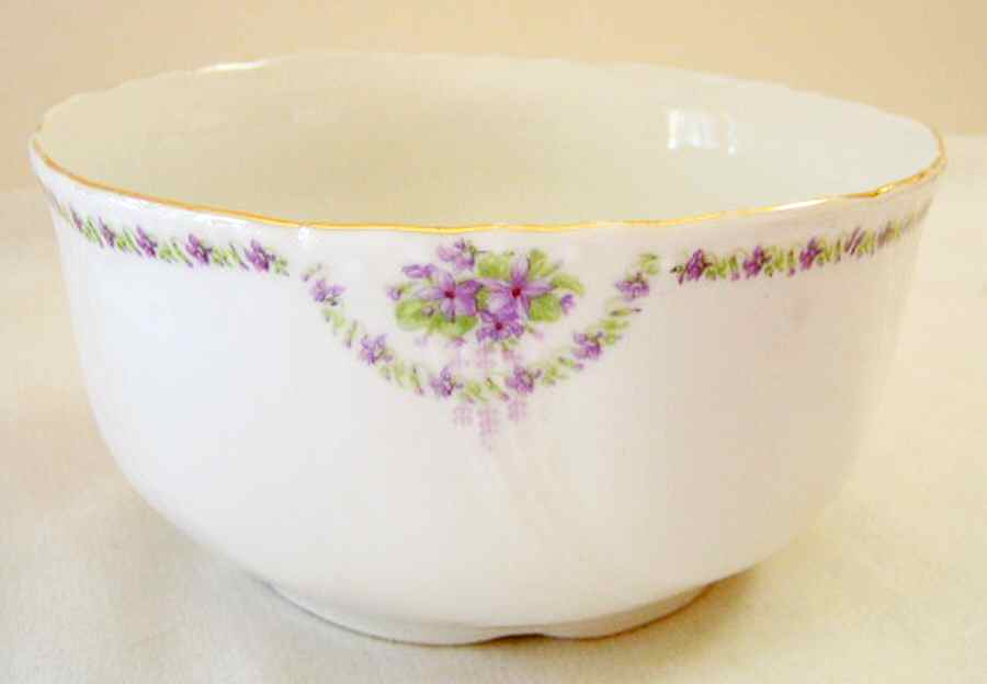BAV184 Cranberry Bowl by Bavaria-1